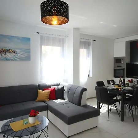 Essenza - Luksuzne Kuce Za Odmor Vodice