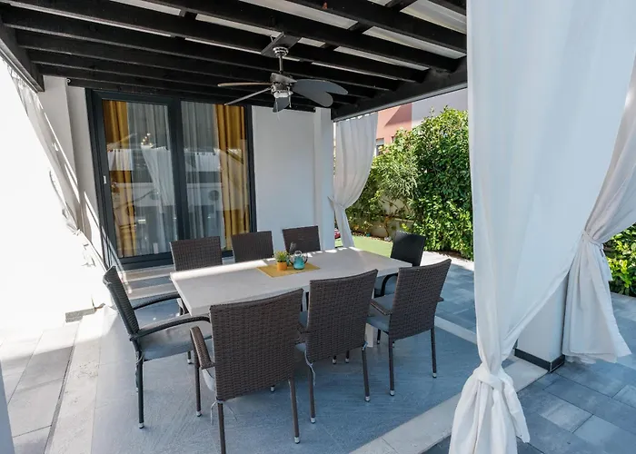 Essenza - Luksuzne Kuce Za Odmor 别墅 *